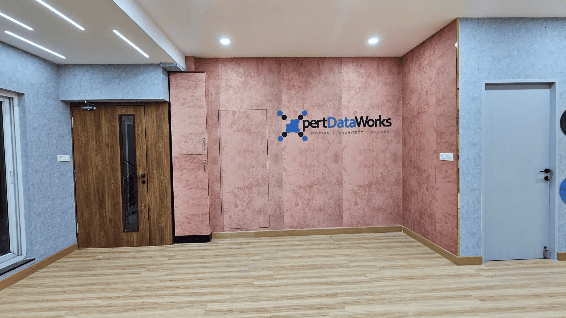 XDW professional work space interior